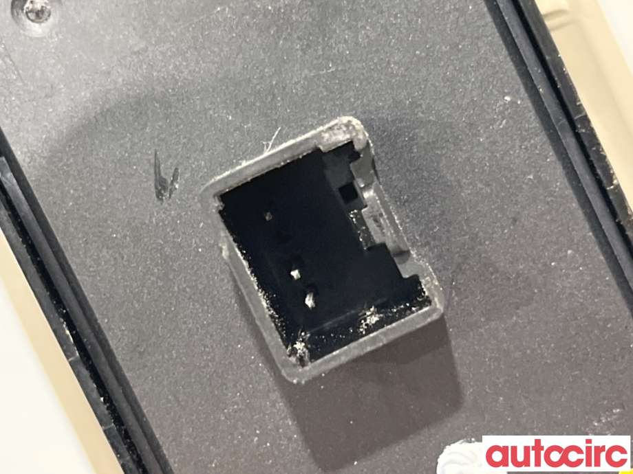 Bryter ruteheis til Ford Mondeo 2011-2014 (Type IV, Fase 2)  (FORD|1681008||AM2T-14A132-BA)