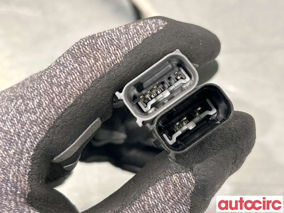 Dørhåndtak utv venstre bak til Ford Mustang Mach-e 2020-->>  (FORD (US)|2605594|LJ8B-R224B00-CD)