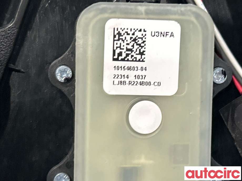 Dørhåndtak utv venstre bak til Ford Mustang Mach-e 2020-->>  (FORD (US)|2605594|LJ8B-R224B00-CD)