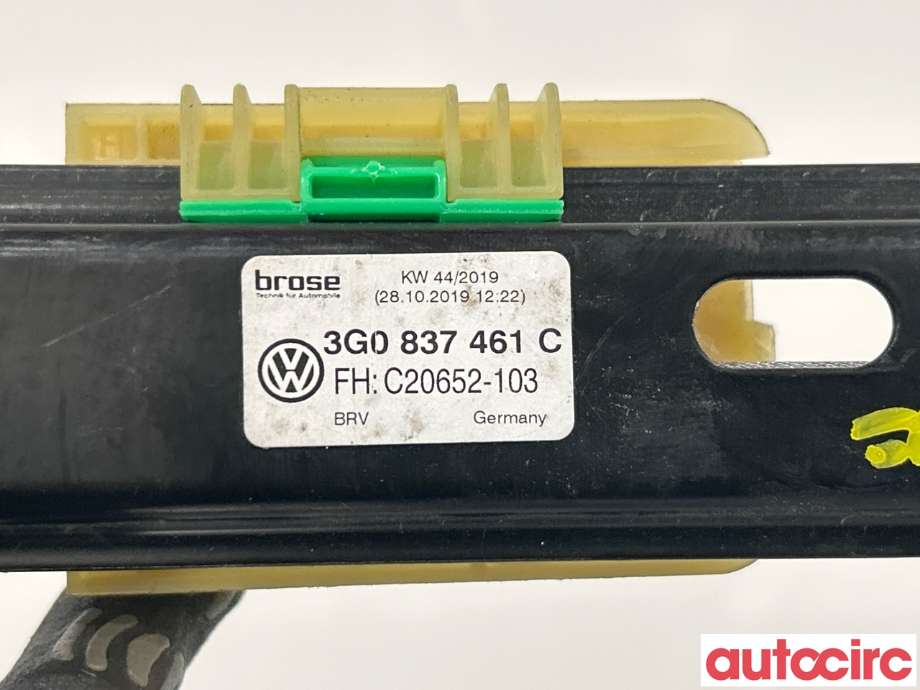 Ruteheis til VW Passat 2015-2019 (Fase 1) (B8) (B8) (VOLKSWAGEN|3G0837461C|)
