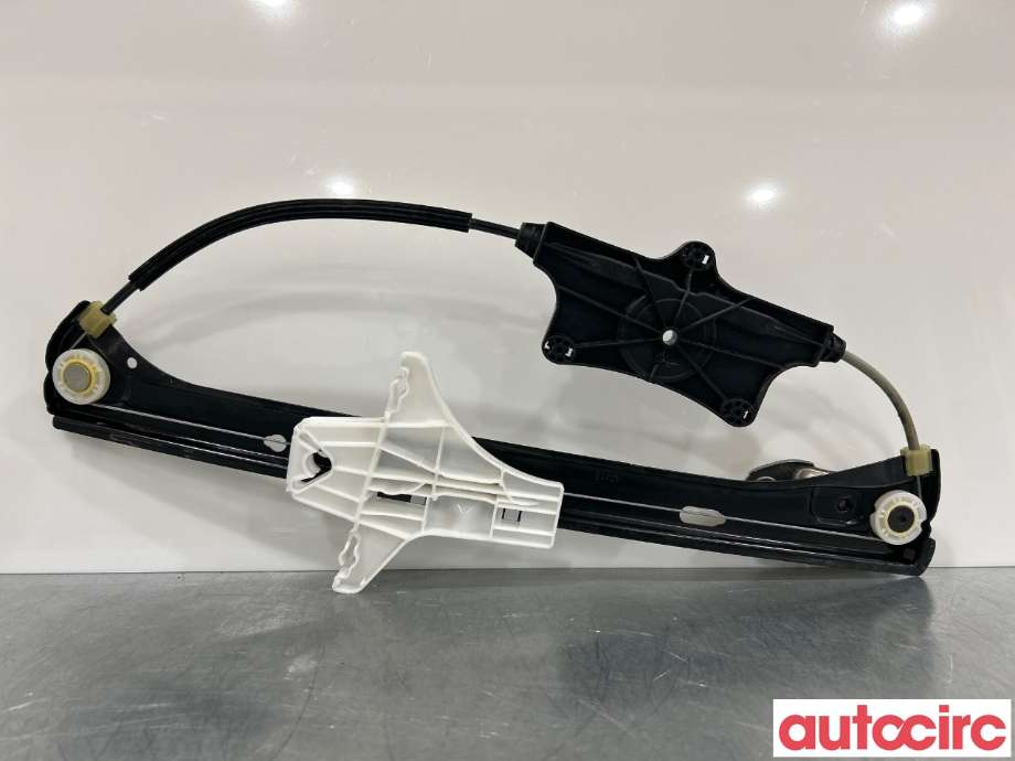 Ruteheis til VW Passat 2015-2019 (Fase 1) (B8) (B8) (VOLKSWAGEN|3G9839461B|)