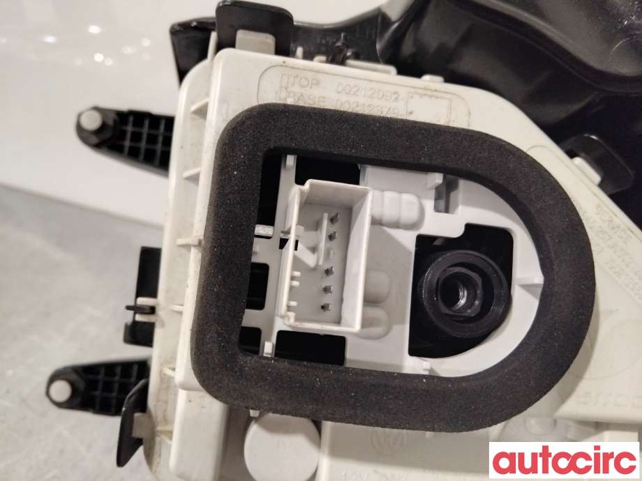 Baklykt venstre til VW T-Cross 2019-->>  (VOLKSWAGEN|2GM945095C|)