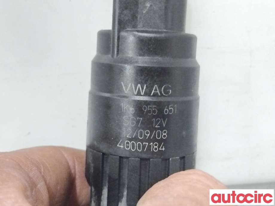 Spylerpumpe foran til VW Scirocco 2008-2013 (VOLKSWAGEN|1K6955651|)