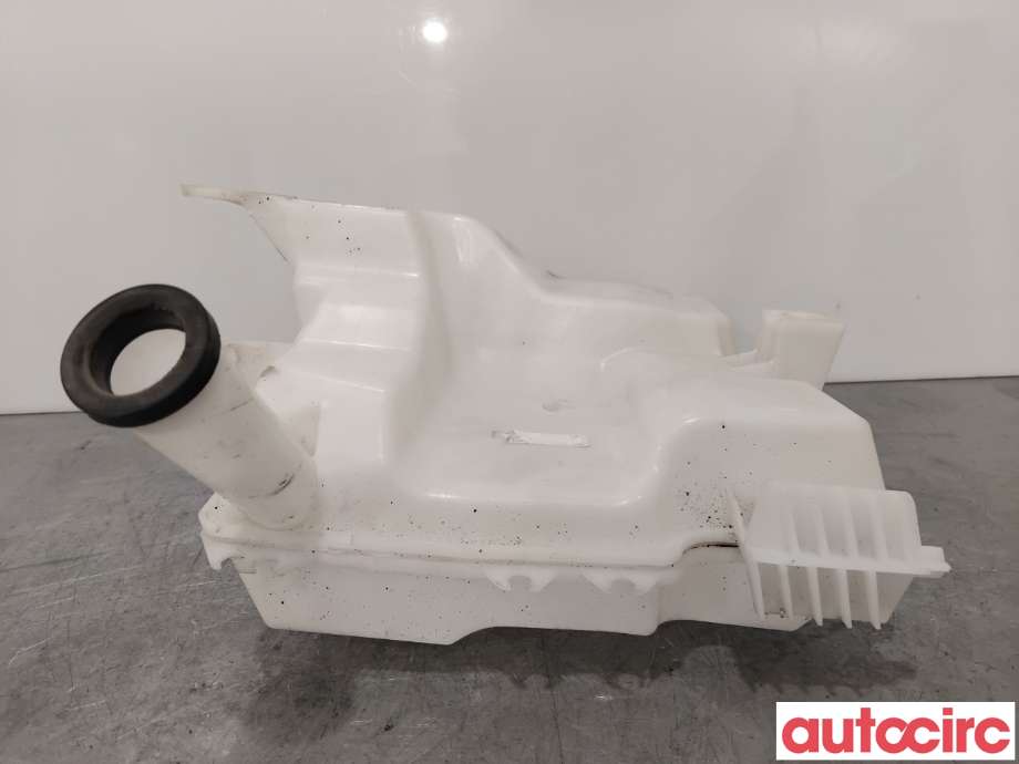 Spylertank til Ford Focus 2011-2014 (Type III, Fase 1)  (FORD|2011142||BV61-13K175-DB)