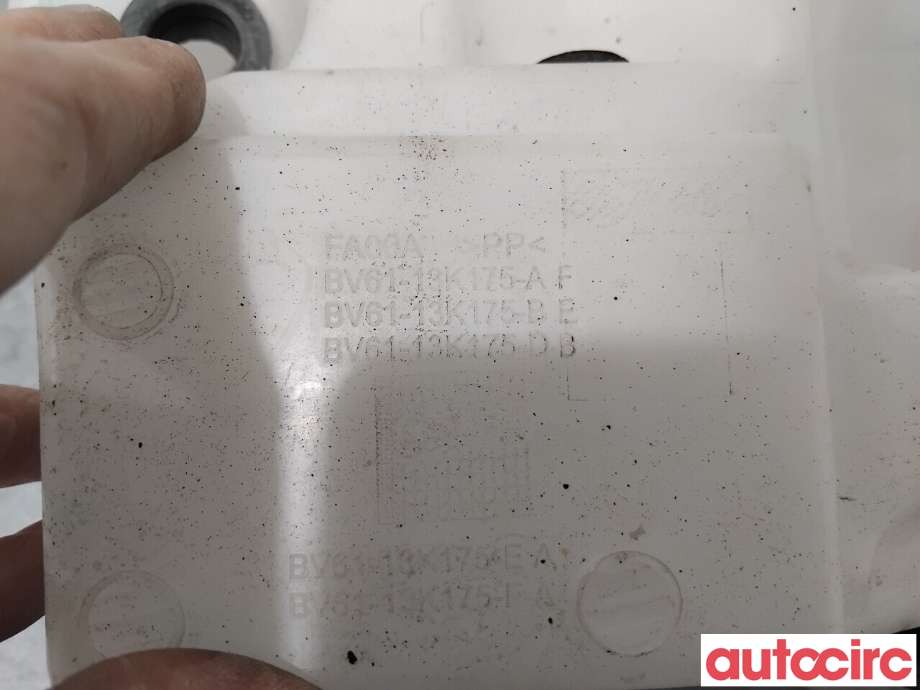 Spylertank til Ford Focus 2011-2014 (Type III, Fase 1)  (FORD|2011142||BV61-13K175-DB)