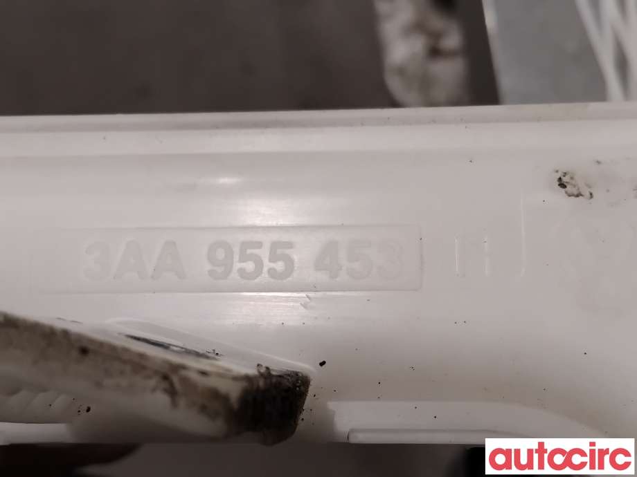 Spylertank til VW Passat 2011-2015 (B7) (B7) (VOLKSWAGEN|3AA955453H|)