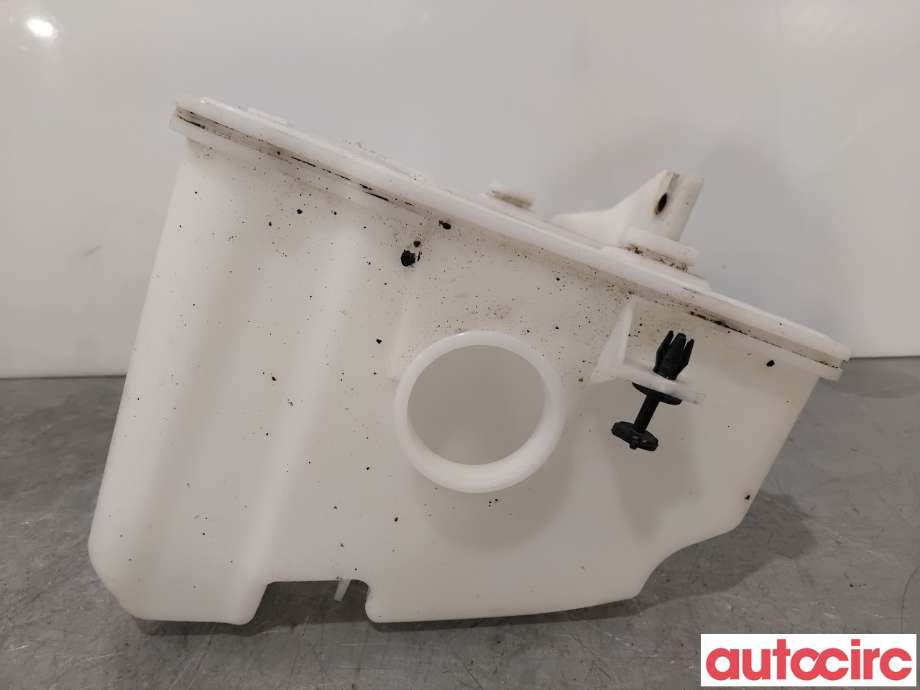 Spylertank til VW Passat 2011-2015 (B7) (B7) (VOLKSWAGEN|3AA955453J|)