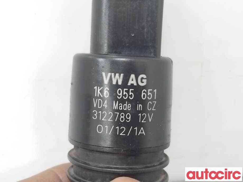 Spylerpumpe foran til VW Passat 2011-2015 (B7) (B7) (VOLKSWAGEN|1K6955651|)