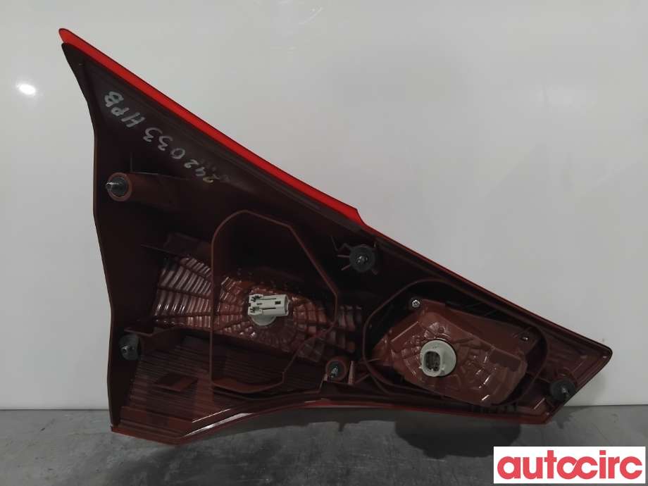 Baklykt høyre indre til Toyota RAV4 2013-2015 (Type IV, Fase 1)  (TOYOTA|8158142050|)