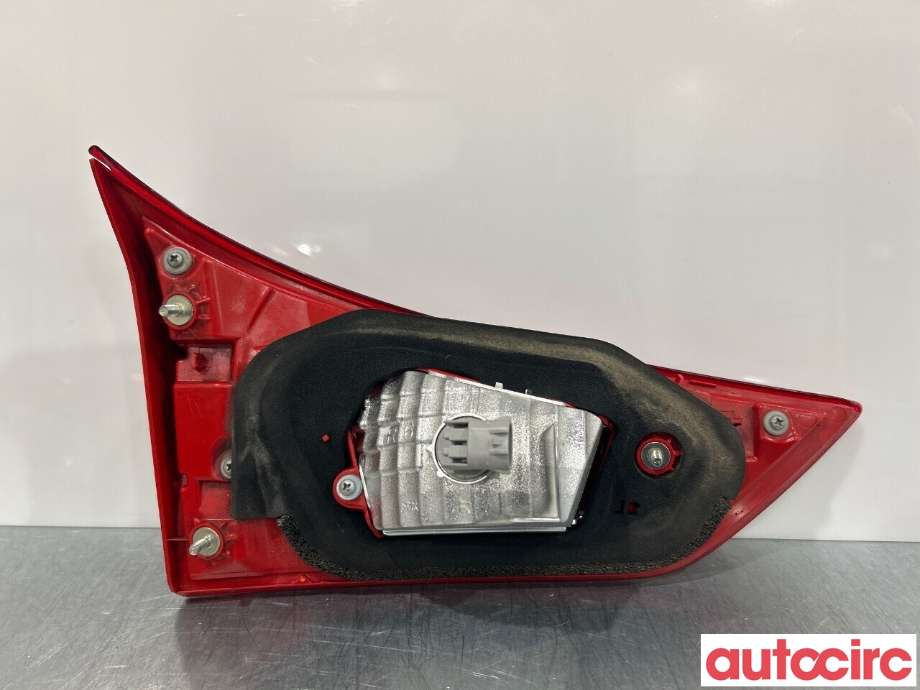 Baklykt høyre indre til Toyota Auris 2013-2015 (Type II, Fase 1)  (TOYOTA|8158102500|)