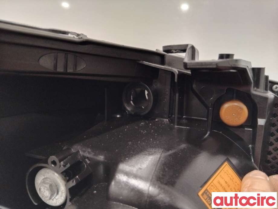 Frontlykt venstre xenon til Mitsubishi ASX 2010-2019  (MITSUBISHI|8301B591|)