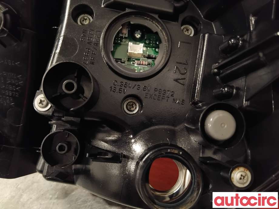 Baklykt venstre til Mitsubishi ASX 2010-2019  (MITSUBISHI|8330A689|)