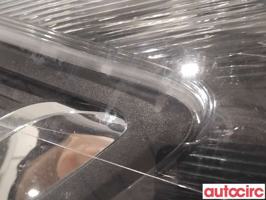 Frontlykt venstre xenon til Opel Astra J 2010-2015 (OPEL|13306933|1ZT010012-01|13398144)