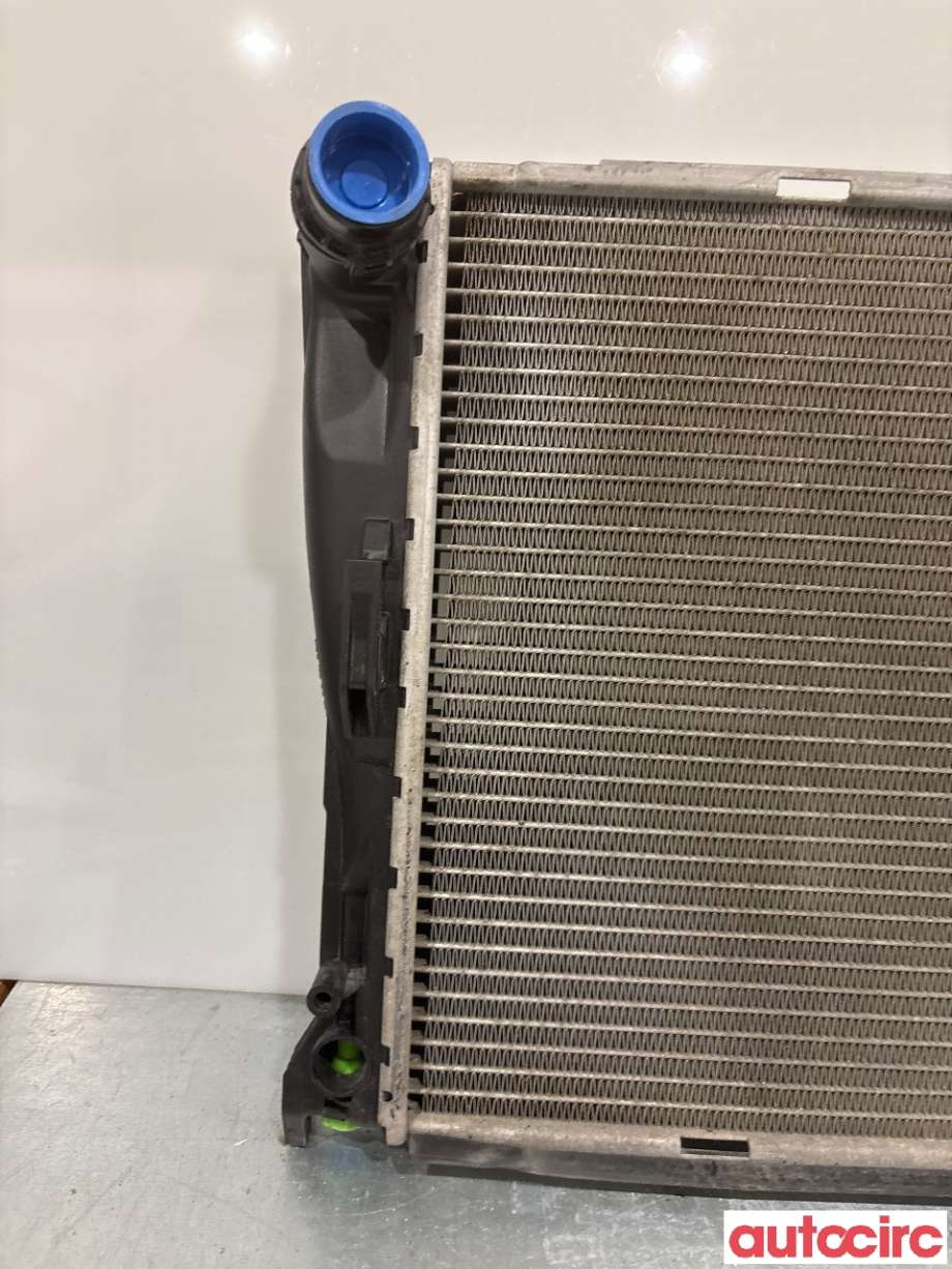 Radiator (manuell gir) til BMW 1-Serie 2004-2011 (E81/E82/E87/E88) (E81/E82/E87/E88) (BMW|17117788903|)