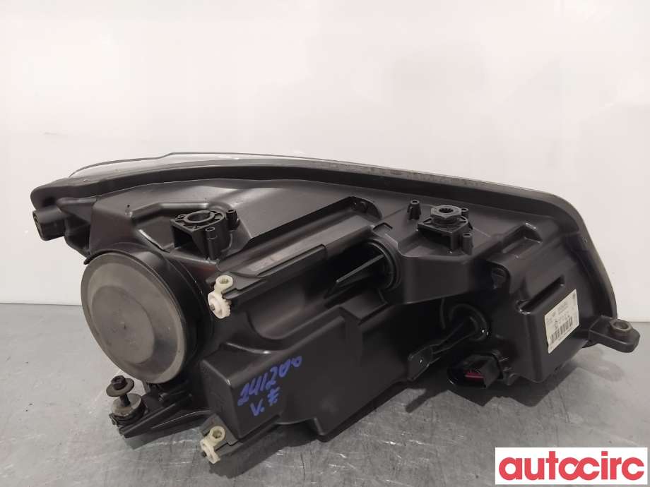 Frontlykt venstre halogen til VW Caddy 2010-2015 (Type III, Fase 2)  (VOLKSWAGEN|2K5941005A|1EL010551-01)