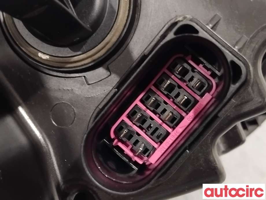 Frontlykt venstre halogen til VW Caddy 2010-2015 (Type III, Fase 2)  (VOLKSWAGEN|2K5941005A|1EL010551-01)