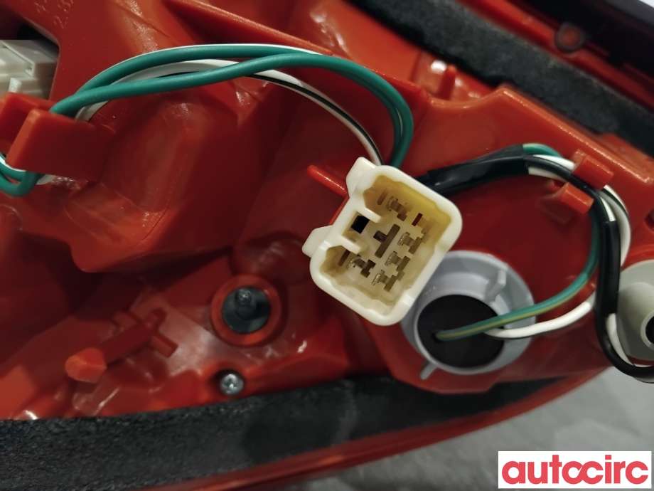 Baklykt høyre til Toyota RAV4 2006-2009 (Type III, Fase 1)  (TOYOTA|8155142091|)