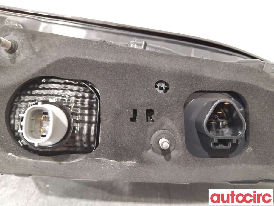 Baklykt høyre indre til Toyota Corolla 2019-->>  (TOYOTA|8158116031|)