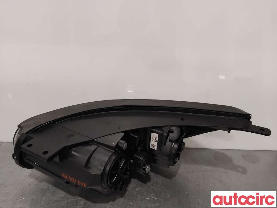 Frontlykt høyre halogen til Kia Soul 2014-2019 (Type II)  (KIA|92102E40101D|)