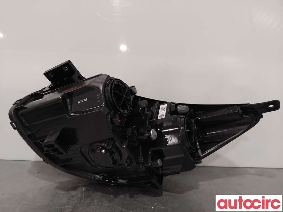 Frontlykt høyre halogen til Kia Soul 2014-2019 (Type II)  (KIA|92102E40101D|)