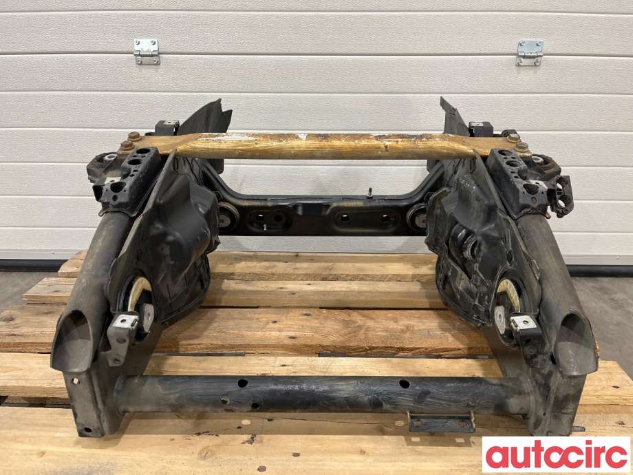 Travers bak til Mercedes EQC 2019-->>  (MERCEDES|A2933501300)