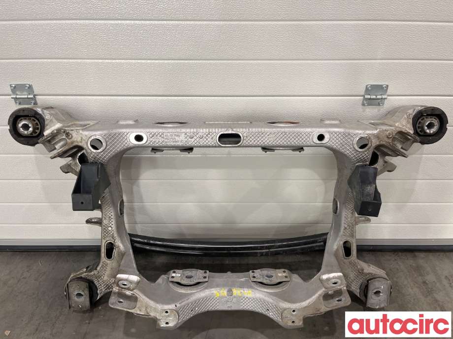 Travers bak til Ford Mustang Mach-e 2020-->>  (FORD (US)|2479162|LJ9C-5K067-AC)