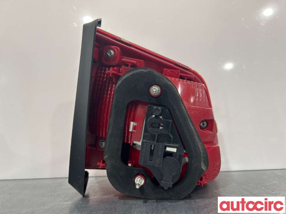 Baklykt høyre indre til VW Tiguan 2011-2016 (Type I, Fase 2)  (VOLKSWAGEN|5N0945094H|)