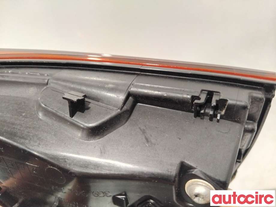 Baklykt venstre indre til VW Passat 2015-2019 (Fase 1) (B8) (B8) (VOLKSWAGEN|3G9945307D|81450121)