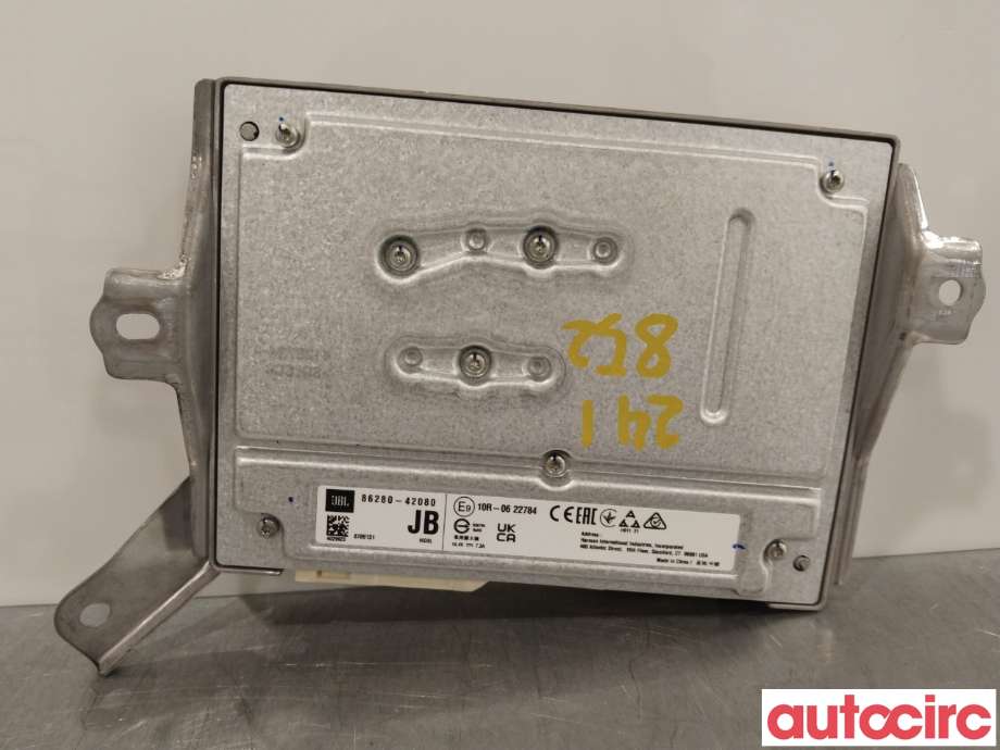 Bilstereo forsterker til Toyota bZ4X 2022-->> (TOYOTA|8628042080)