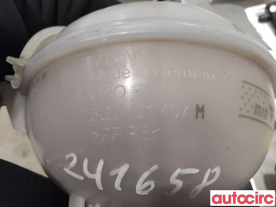 Ekspansjonstank til VW Passat 2015-2019 (Fase 1) (B8) (B8) (VOLKSWAGEN|5Q0121407AA||5Q1121407M)