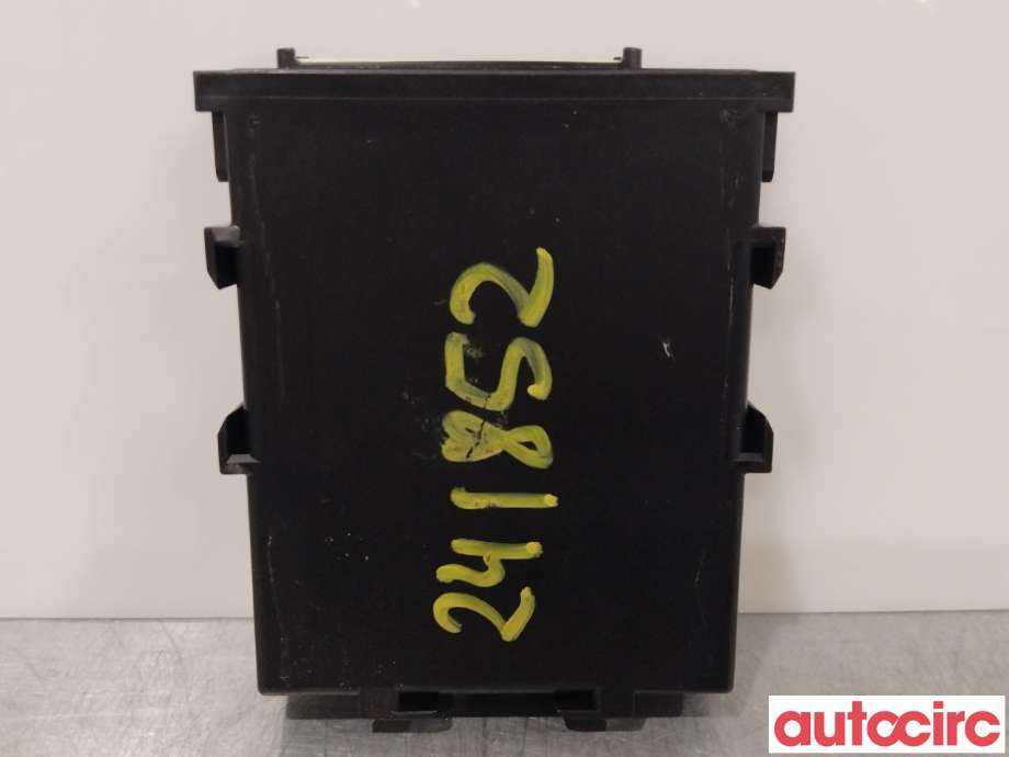 Diverse deler til Toyota bZ4X 2022-->>  (TOYOTA|8911146030|8911146010)