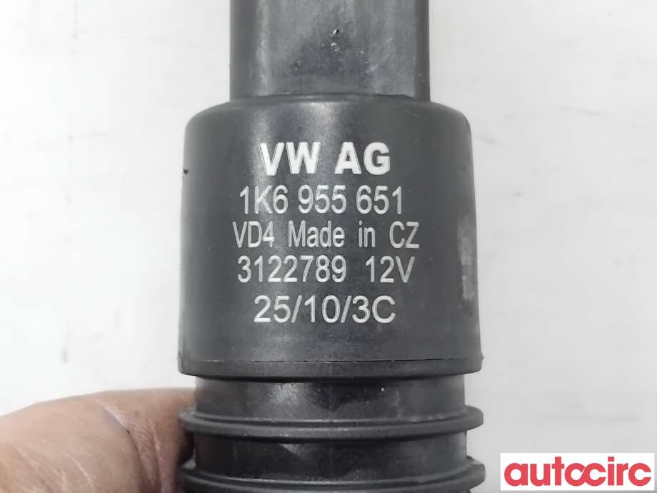 Spylerpumpe foran til VW Golf VI 2008-2012  (VOLKSWAGEN|1K6955651|)