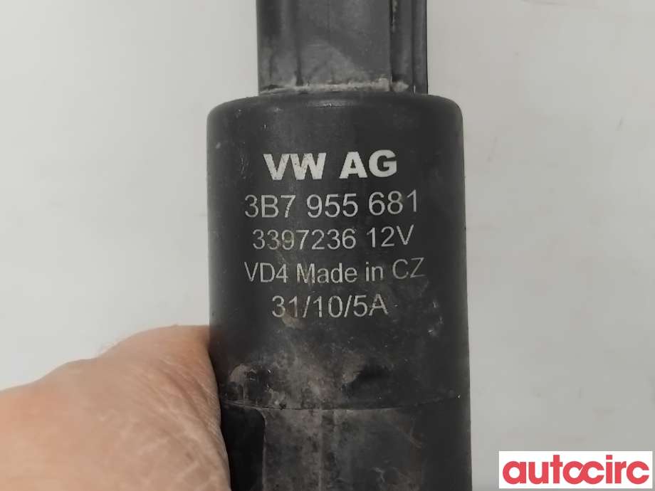 Spylerpumpe til VW Golf VI 2008-2012  (VOLKSWAGEN|3B7955681|)