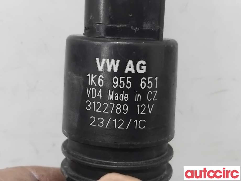 Spylerpumpe foran til VW Up 2012-2019  (VOLKSWAGEN|1K6955651|)