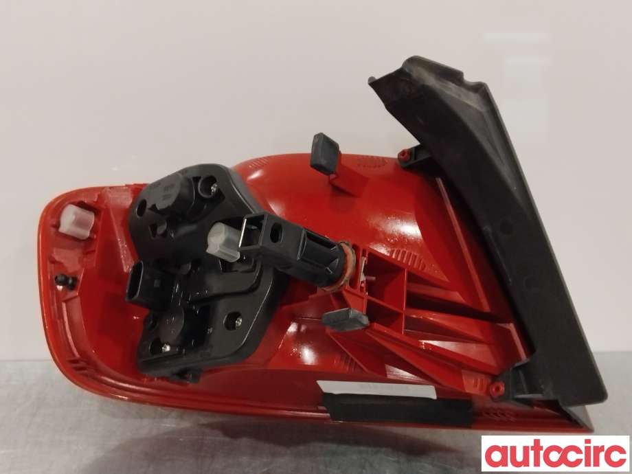Baklykt høyre til Audi A4 2007-2014 (Type IV) (B8) (B8) (AUDI|8K5945096D|)