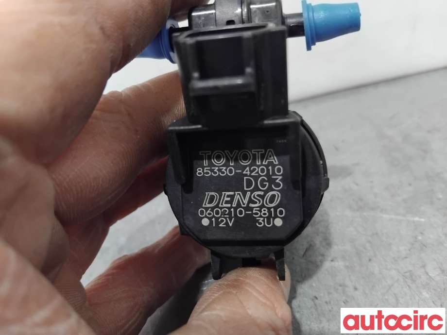 Spylerpumpe foran til Toyota RAV4 2016-2019 (Type IV, Fase 2)  (TOYOTA|8533042010|060210-5810|85330-42010)