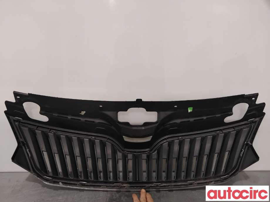 Grill til Škoda Rapid 2012-2019  (SKODA|5JA853668|)