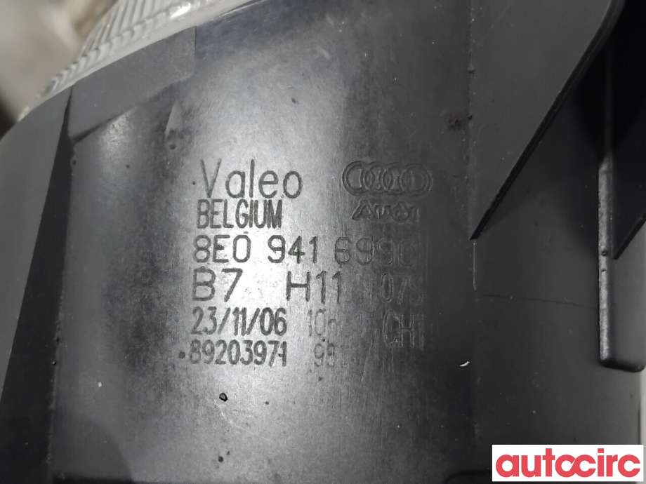 Tåkelykt venstre foran til Audi A4 2004-2008 (Type III) (B7) (B7) (AUDI|8E0941699C|89203971|8E0941699E)