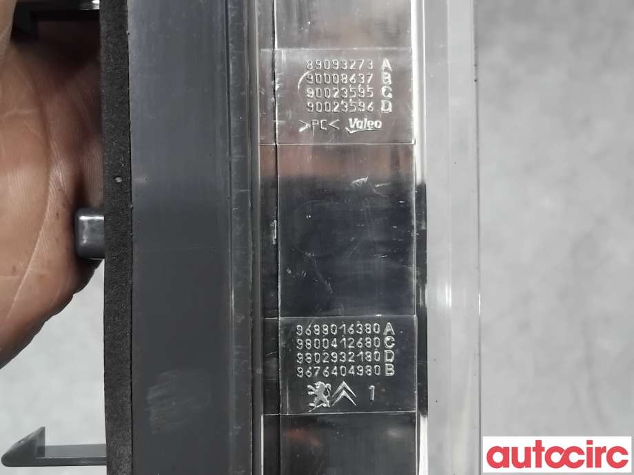 Baklykt bremselys bakrute til Peugeot 308 2013-2021 (Type II)  (PEUGEOT|6351LX||9688016380)