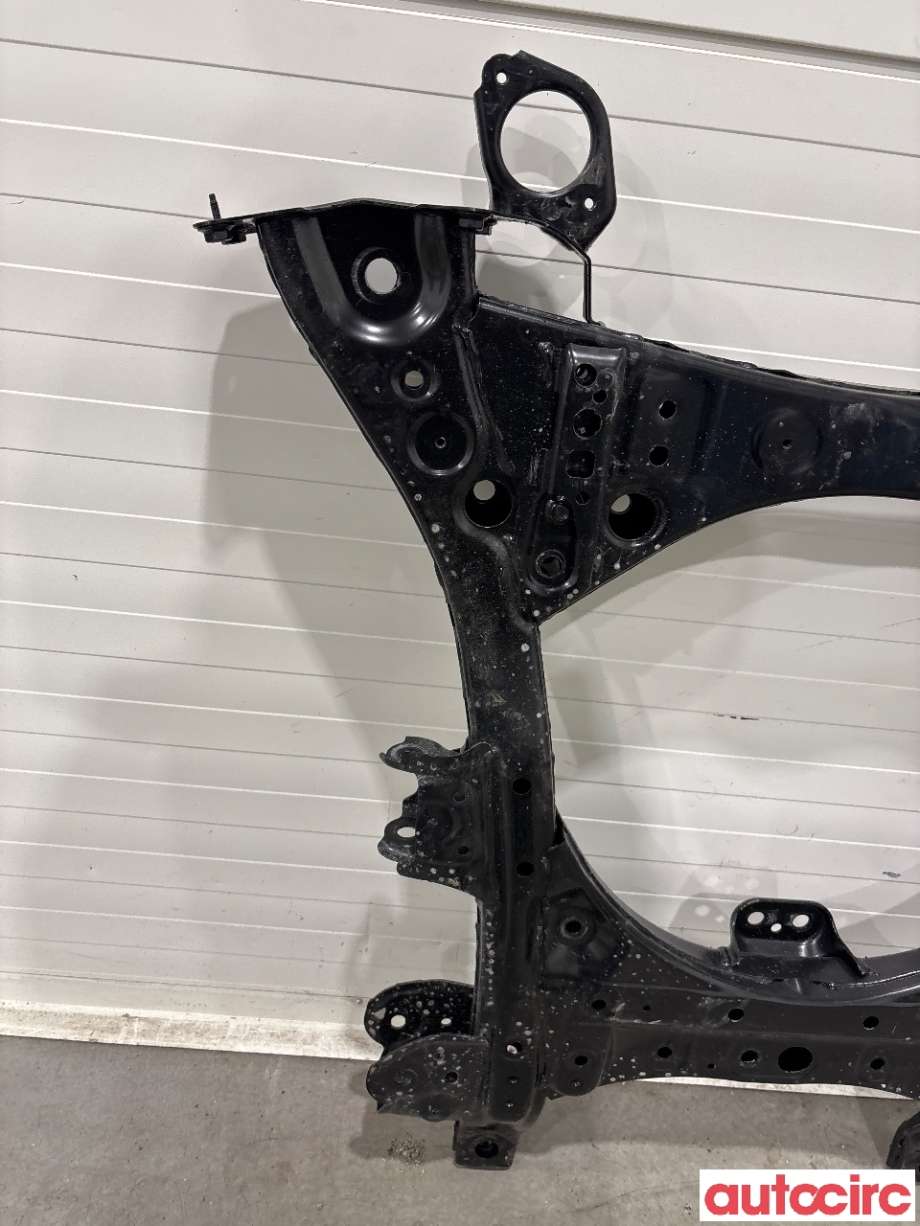 Travers foran hoved til Toyota bZ4X 2022-->>  (TOYOTA|5110042041|)