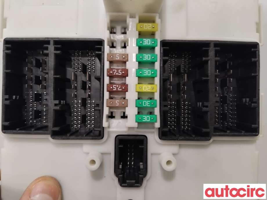 Sikringsboks til BMW i3 2013-2022  (BMW|61355B5D695|6847045-01|61356847045)