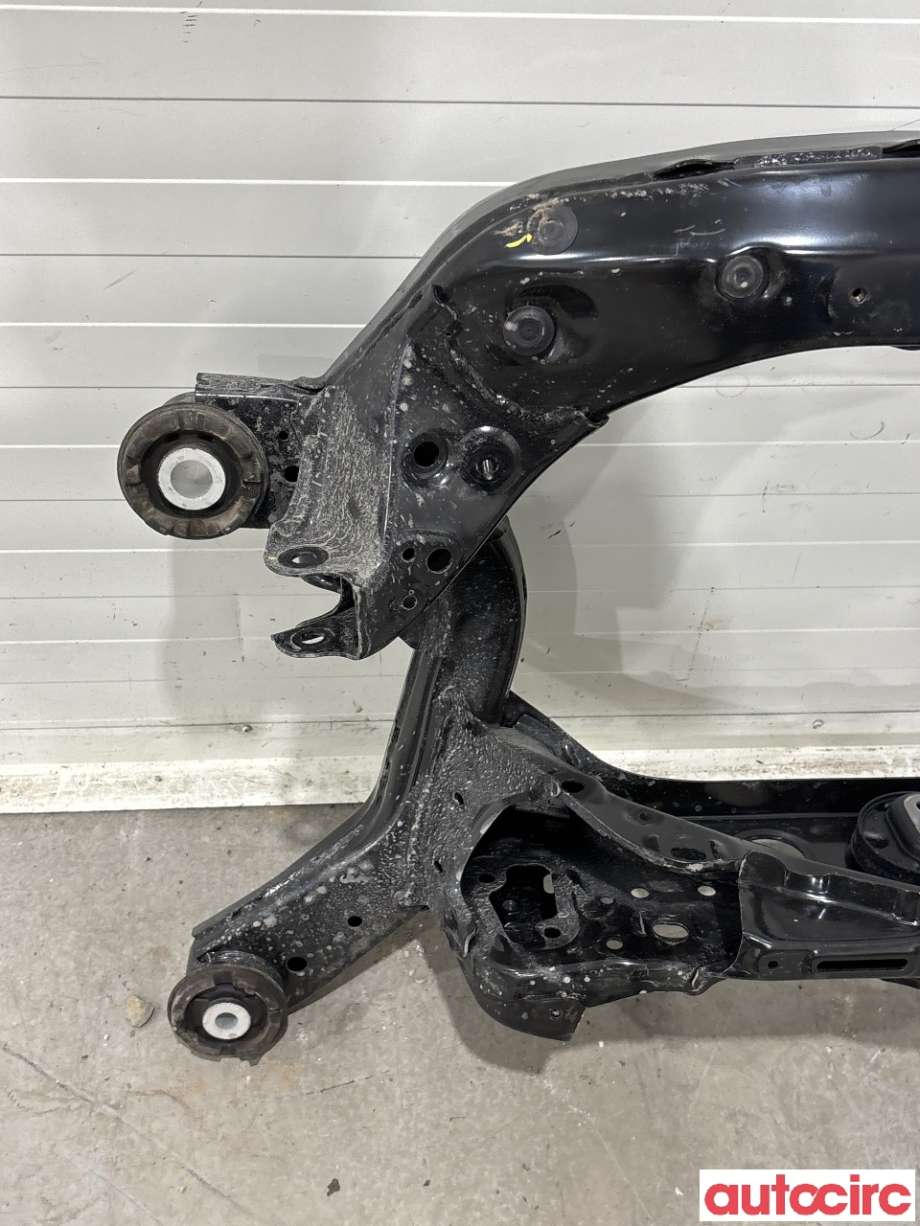 Travers bak til Toyota bZ4X 2022-->>  (TOYOTA|5120042042|)