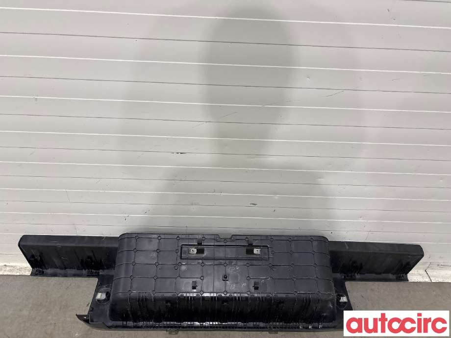 Støtfanger bak midtre del til Isuzu D-Max 2021-->> (Type III) (ISUZU|8984898284|)
