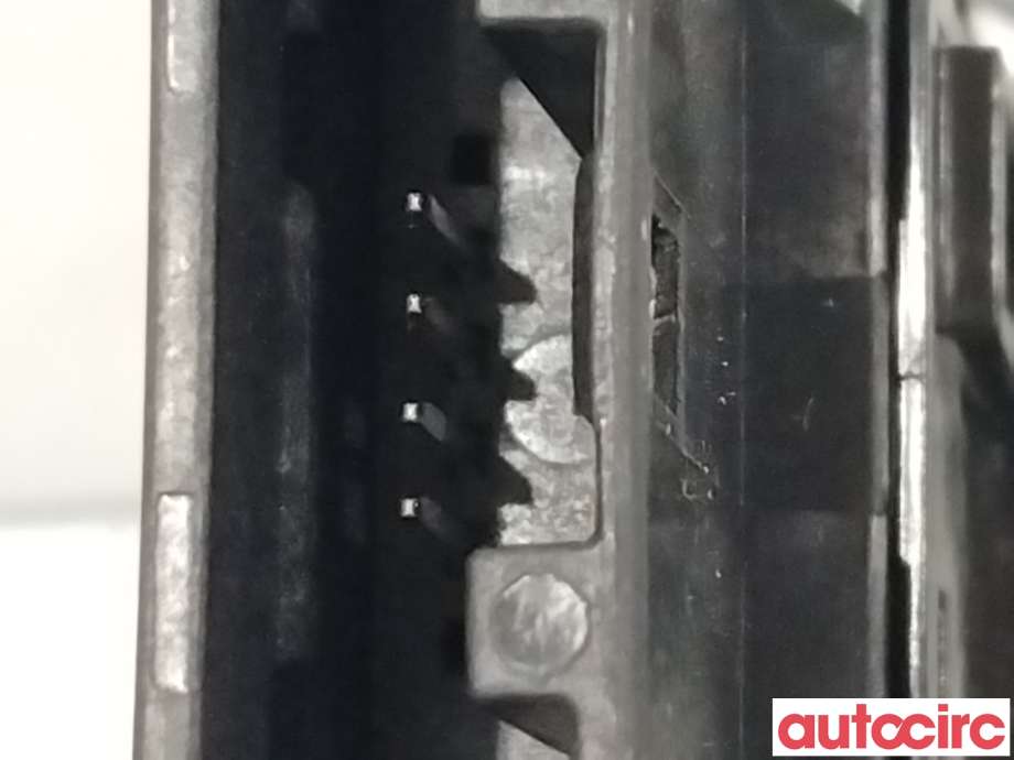 Bryter diverse til Mitsubishi Outlander 2012-2015 (Type III, Fase 1)  (MITSUBISHI|8610A132|)