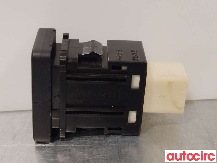Bryter diverse til Mitsubishi Outlander 2012-2015 (Type III, Fase 1)  (MITSUBISHI|8602A053|)