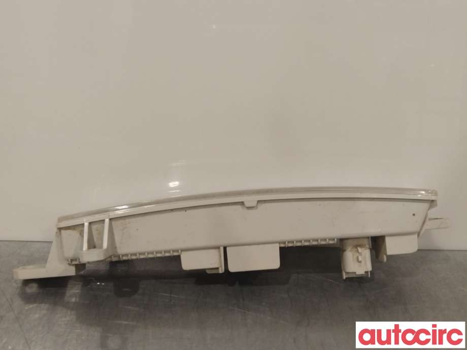 Parklykt høyre til Peugeot Partner 2015-2019 (Type II, Fase 2)  (PEUGEOT|9812662280)