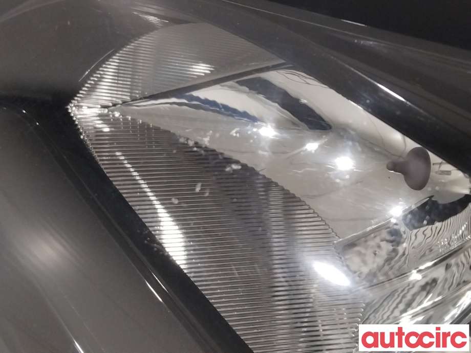 Frontlykt venstre halogen til Opel Corsa E 2015-2019  (OPEL|39108222|13381335)
