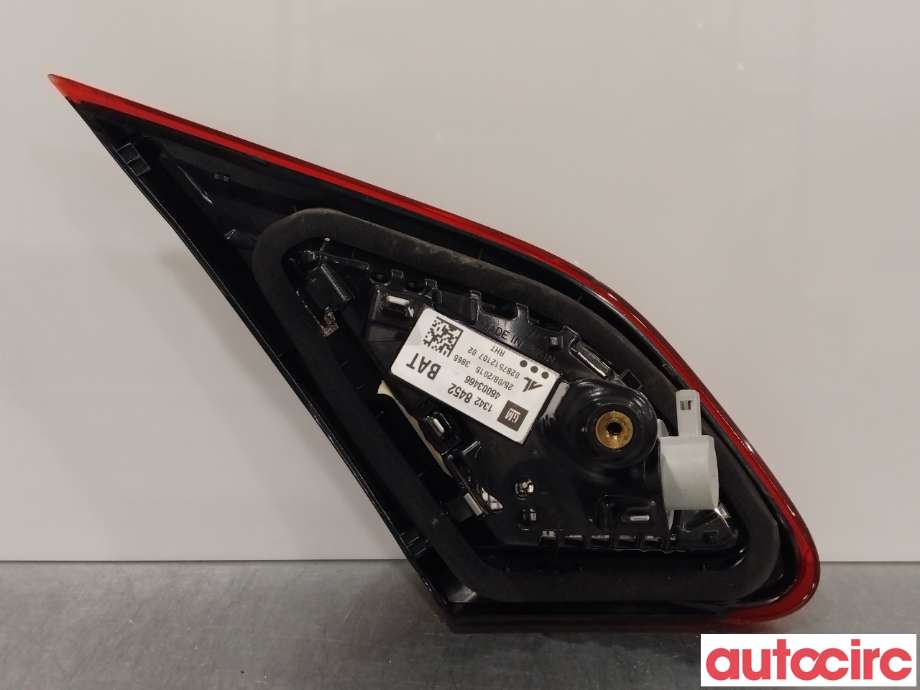 Baklykt høyre indre til Opel Corsa E 2015-2019  (OPEL|13454501|13428452)