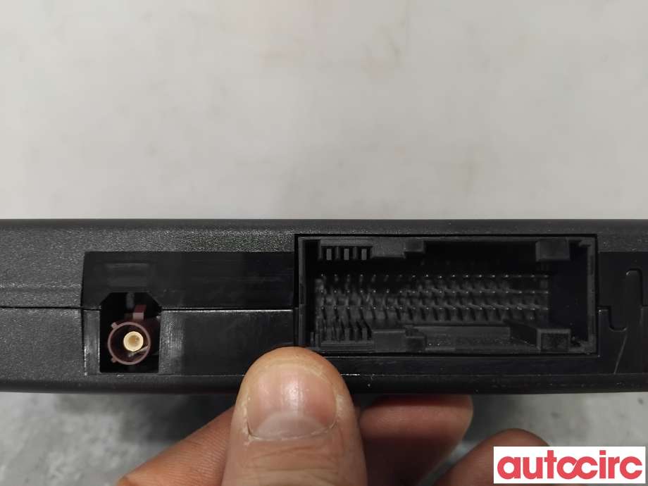 Dashbord telefon til VW Transporter / Caravelle 2009-2015 (Fase 2) (T5) (T5) (VOLKSWAGEN|3C8035730B|HT-4)
