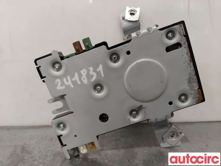Antenne forsterker til Audi A3 2003-2008 (Type II, Fase 1) (AUDI|8P4035225A|7617310100)